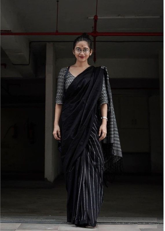 Striped Bollywood Pure Silk Saree  (Black)