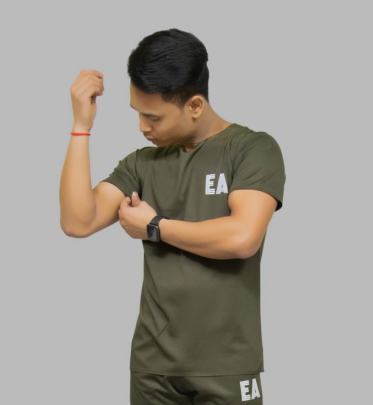 Men Solid Round Neck Poly Cotton Light Green T-Shirt