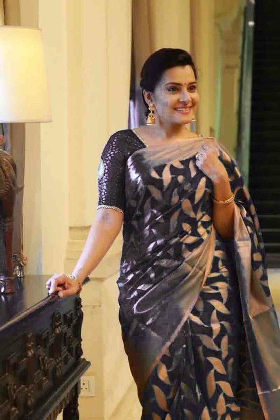 Woven, Embellished, Solid/Plain Banarasi Jacquard Saree  (Black)