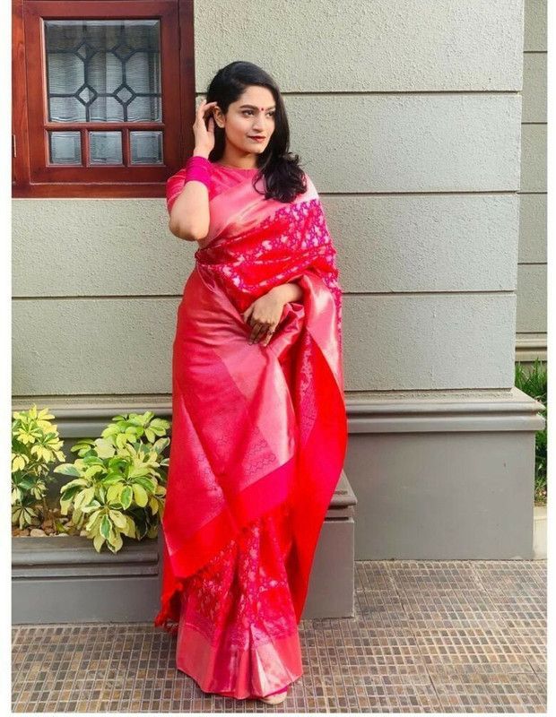 Woven Kanjivaram Silk Blend, Jacquard Saree  (Pink)