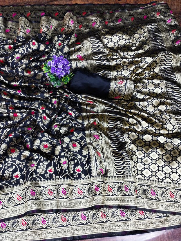 Floral Print Kanjivaram Silk Blend Saree  (Black)