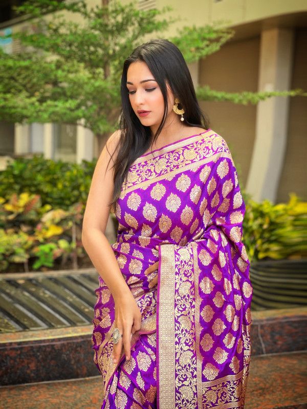 Woven Kanjivaram Viscose Blend Saree  (Purple)