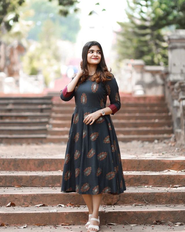 Women Floral Print, Colorblock Viscose Rayon Anarkali Kurta  (Grey)