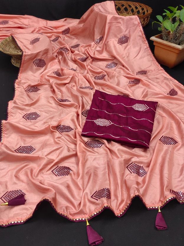 Embroidered Jamdani Cotton Blend Saree  (Pink)