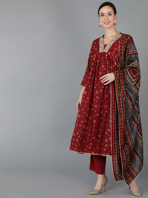 Women Kurta, Pant And Dupatta Set Chanderi