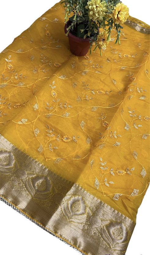 Embroidered, Woven Banarasi Organza Saree  (Gold)