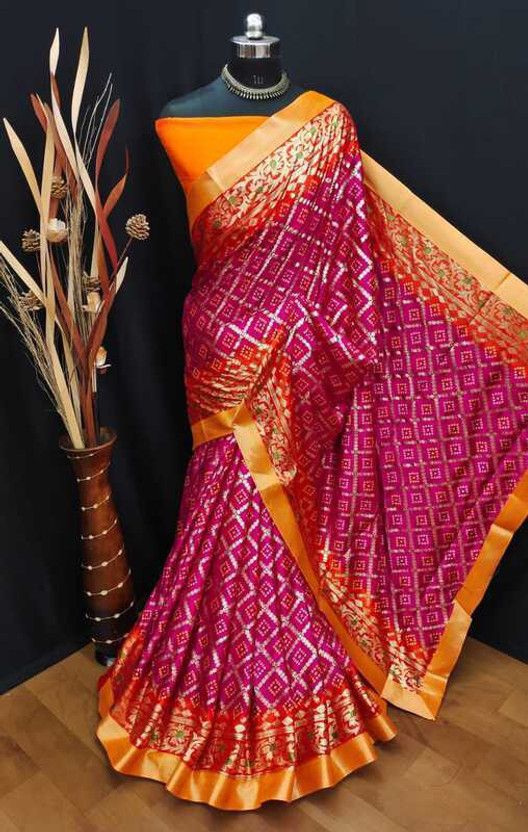 Printed Bandhani Crepe Saree  (Magenta)