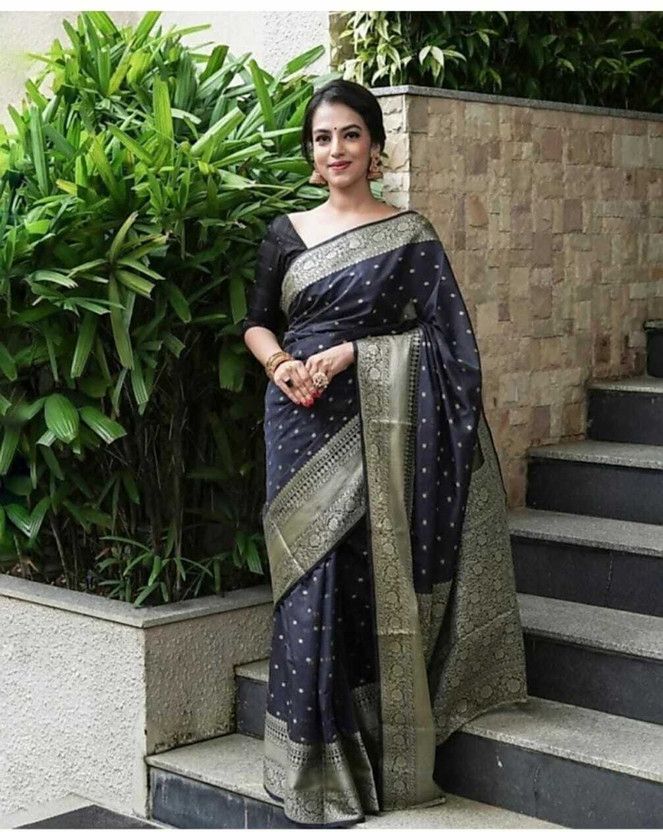 Printed, Woven, Floral Print Banarasi Jacquard, Pure Silk Saree  (Purple, Black)
