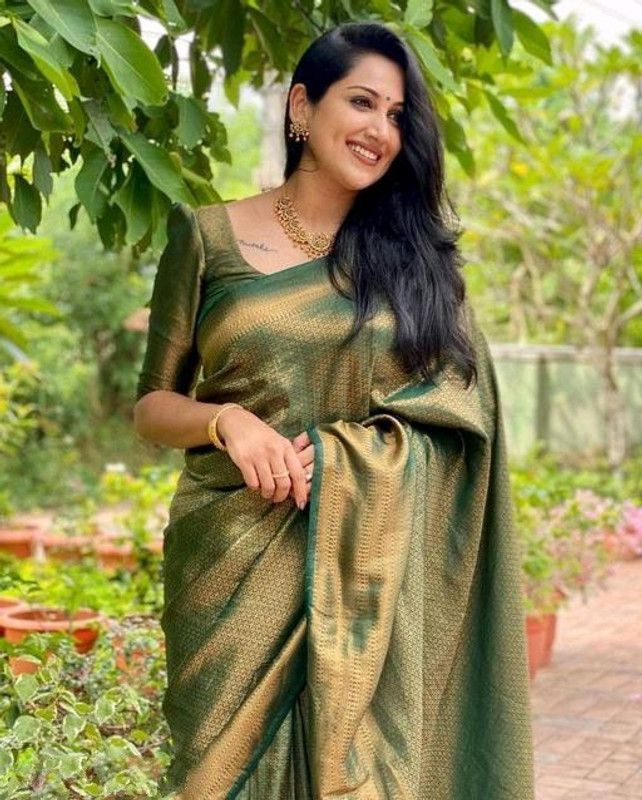 Banarasi Jacquard, Pure Silk Saree  (Green, Gold)