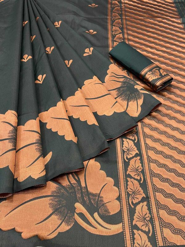 Dyed Banarasi Silk Blend Saree  (Black)
