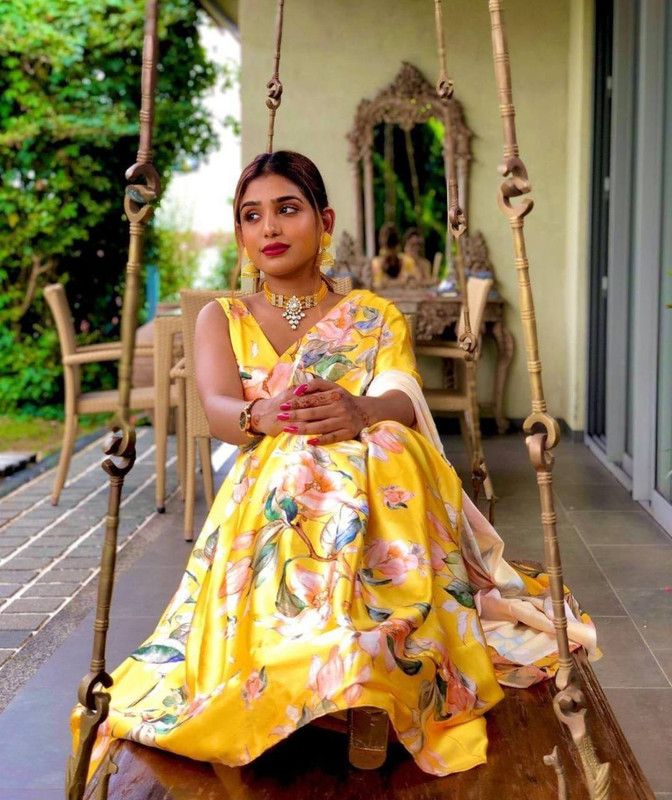 Floral Print Bollywood Satin Saree  (Yellow)