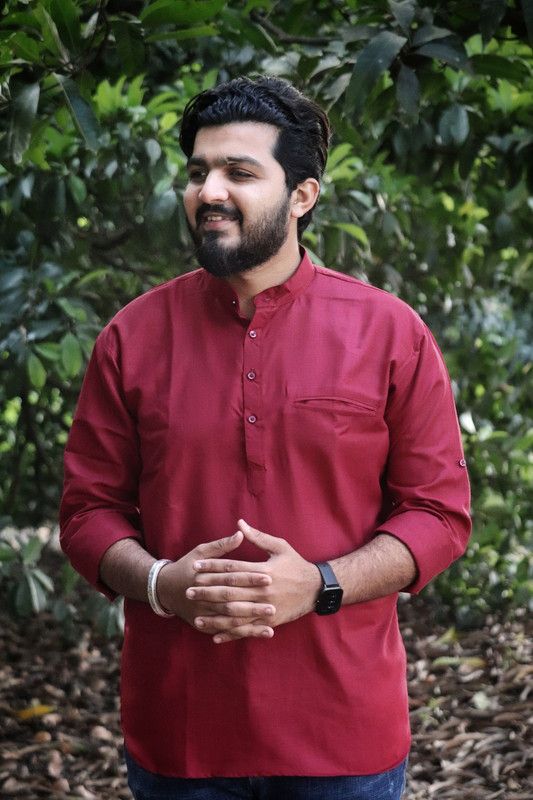 Men Solid Cotton Blend Straight Kurta  (Red)