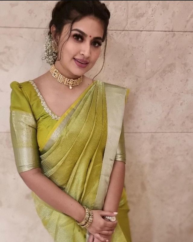 Woven Bollywood Silk Blend, Art Silk Saree  (Light Green)