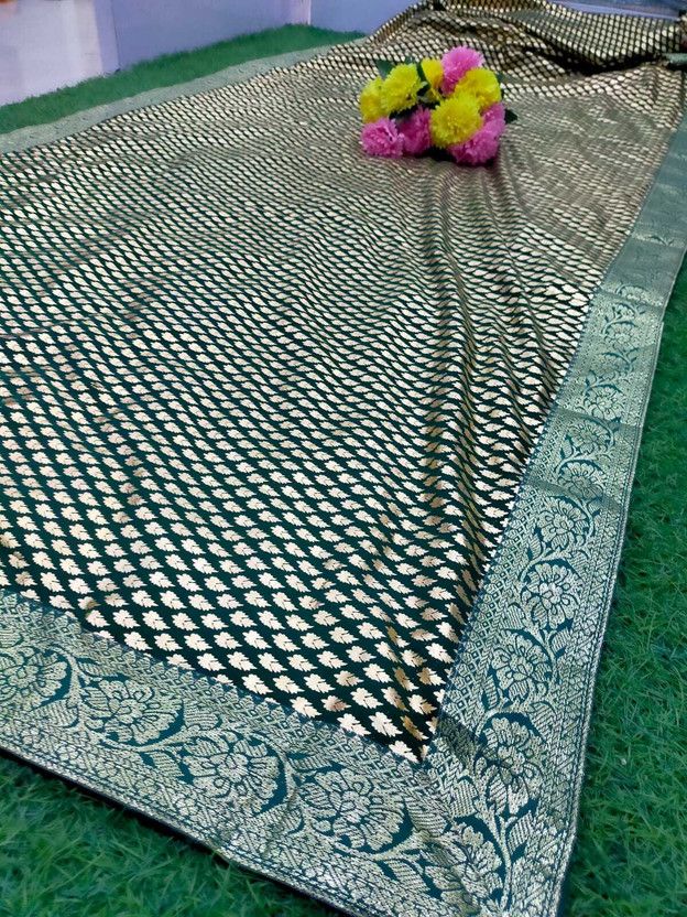 Woven Banarasi Georgette Saree  (Green)