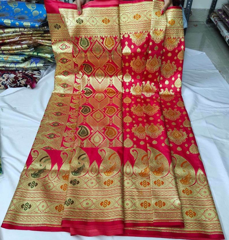Woven Banarasi Pure Silk Saree  (Red, Gold)