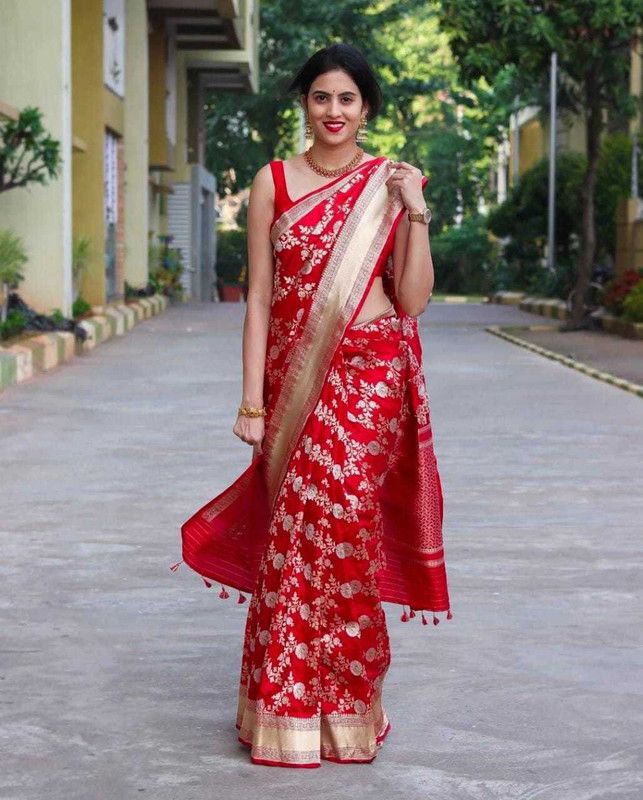 Self Design Fashion Jacquard Saree  (Red)