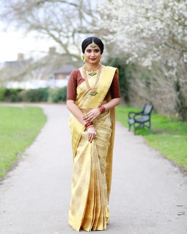 Woven, Embellished, Solid/Plain Banarasi Jacquard Saree  (Yellow)