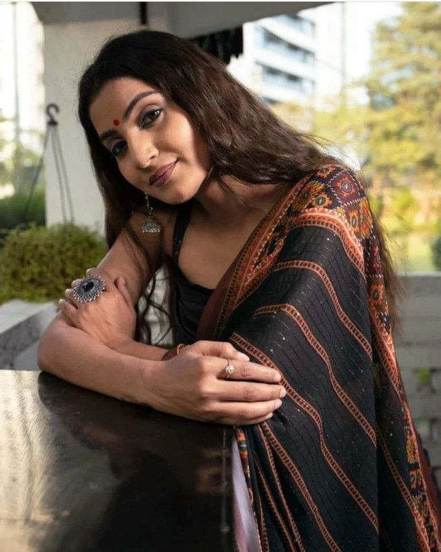 Fashion Georgette Saree  (Brown)