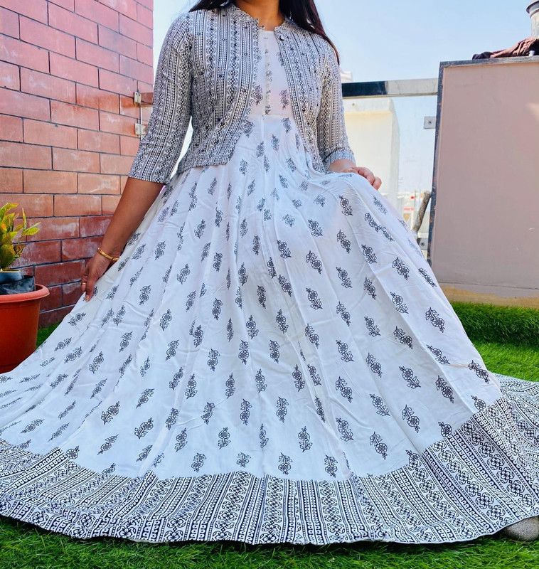 Women Printed Kurta  (Grey)