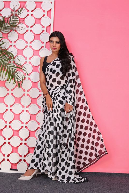 Daily Wear Georgette Saree  (White, Black)