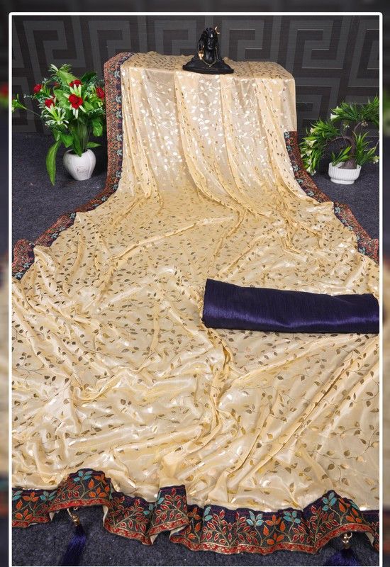 Solid/Plain Bandhani Silk Blend Saree  (Gold)