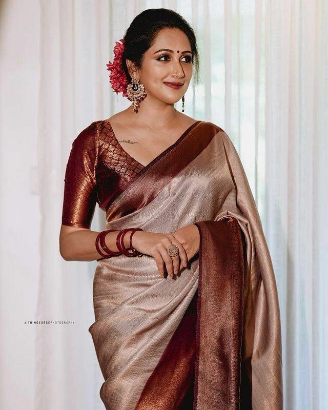 Self Design, Woven Banarasi Cotton Silk Saree  (Cream)