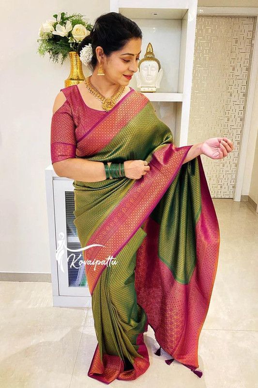 Woven Kanjivaram Jacquard, Pure Silk Saree  (Dark Green)