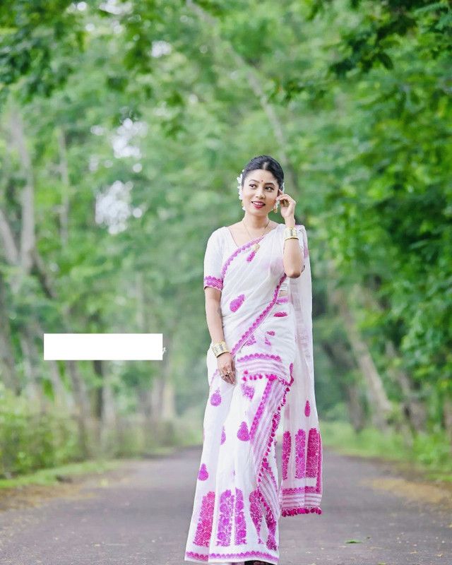 Applique Mekhela Chador Cotton Blend Saree  (White)