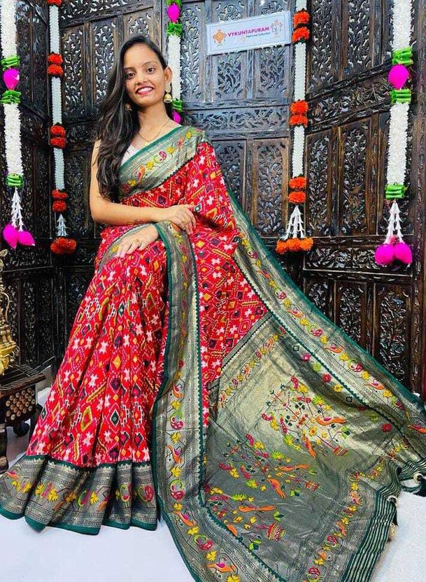 Self Design, Woven Daily Wear Pure Silk Saree  (Red, Green, Gold, Multicolor)