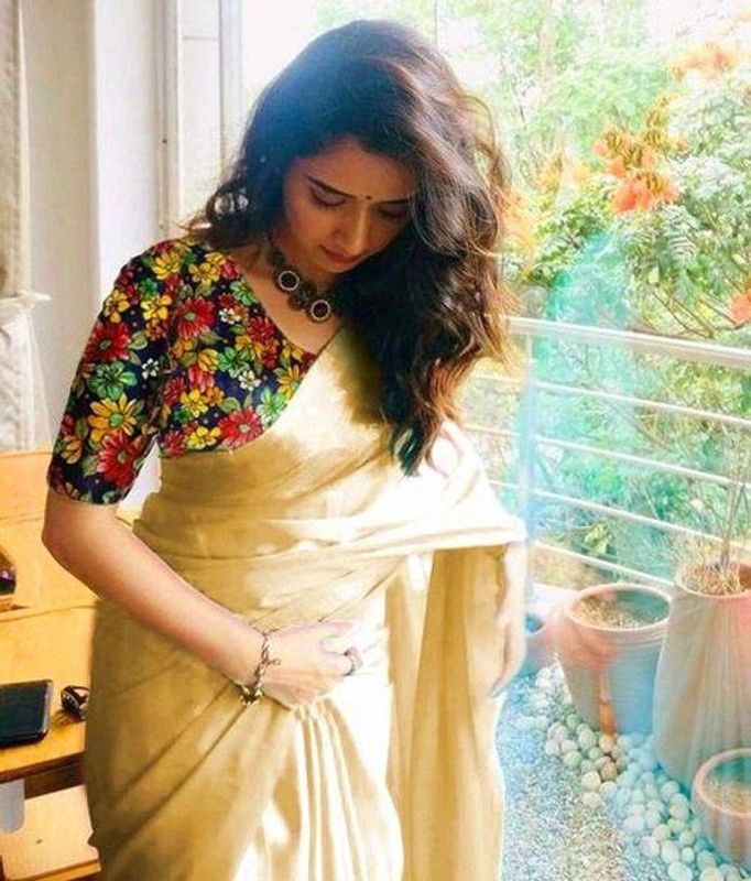 Shalu Silk Blend Saree  (Gold)