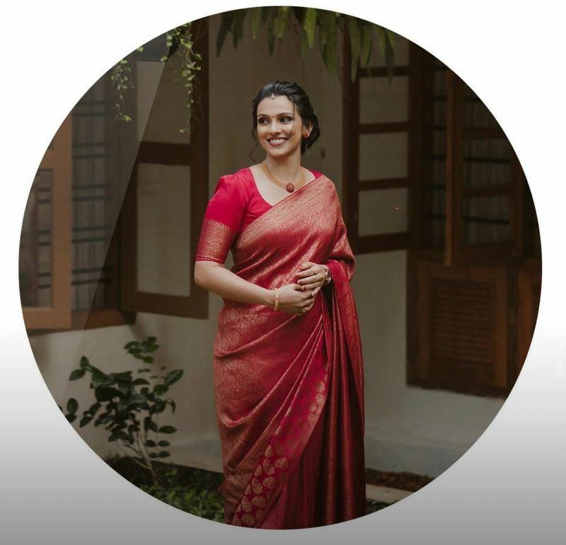 Solid/Plain Kanjivaram Art Silk Saree  (Red)