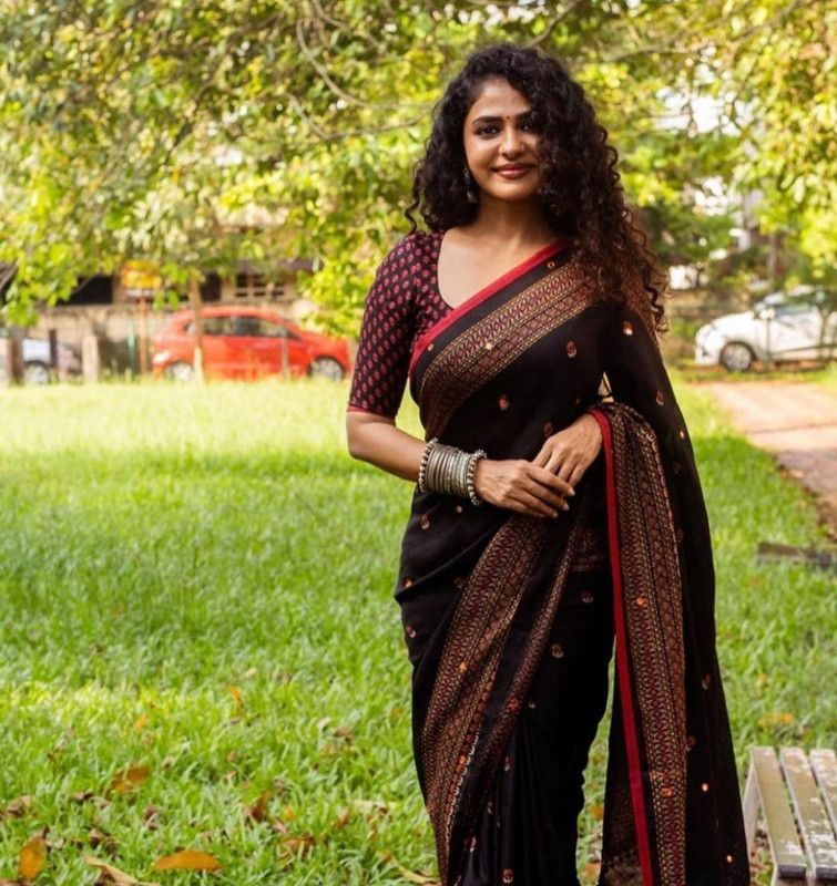 Blocked Printed Daily Wear Cotton Jute Saree  (Black)