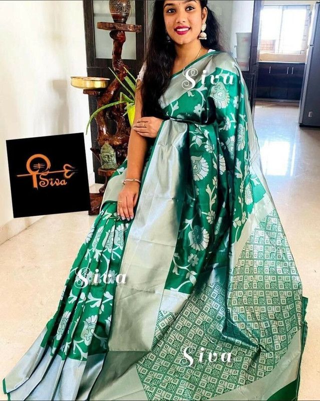 Self Design Banarasi Jacquard, Silk Blend Saree  (Green)