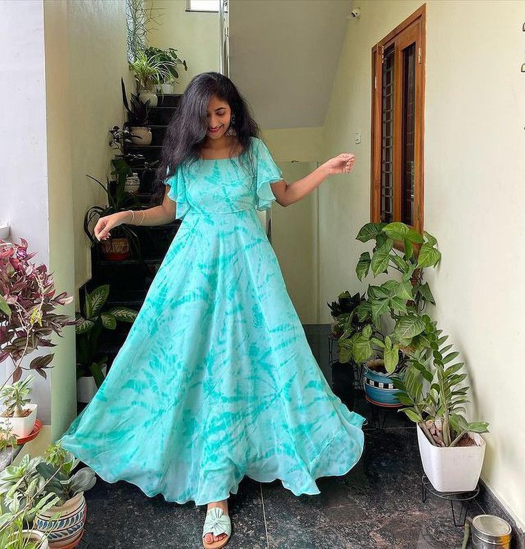 Women Dyed/Ombre Georgette Gown Kurta  (Blue)