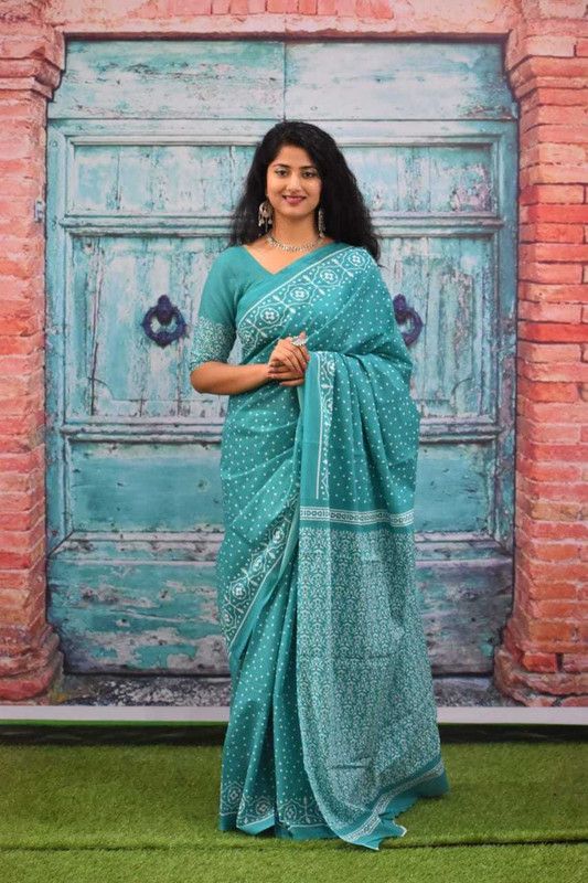 Blocked Printed, Color Block, Dyed, Printed, Floral Print Daily Wear Pure Cotton Saree  (Green)
