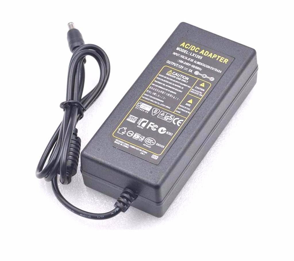 AC/DC 12V 2A Adopter