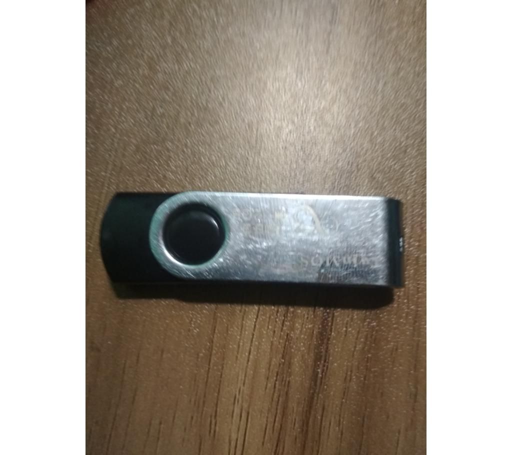 16 GB pendraive