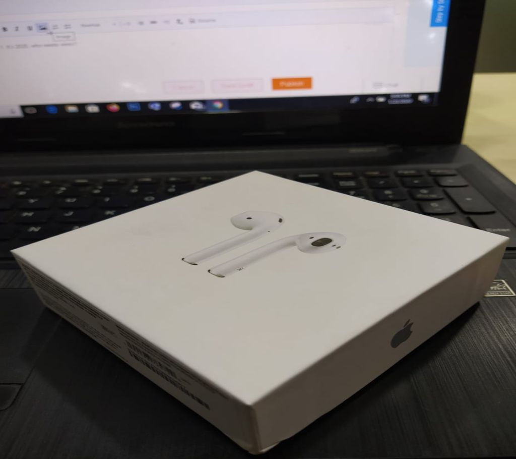 Air Pod (1st Gen)