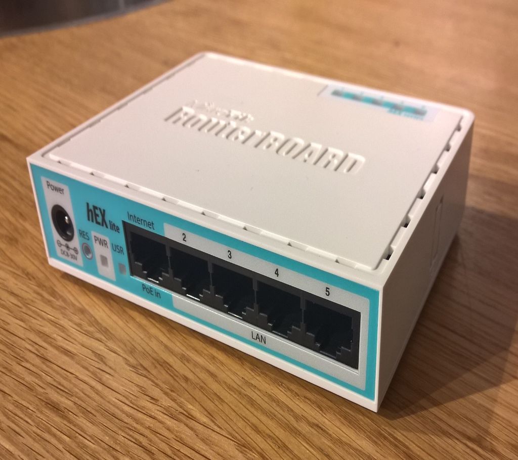 MIKROTIK RouterBOARD hEX lite (RB750r2) (RouterOS Level 4)