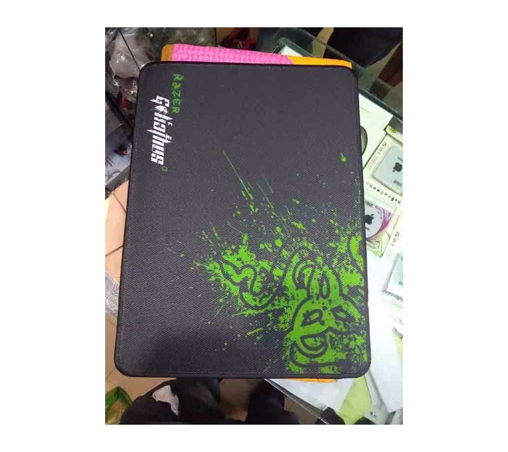Rezae Mouse pad