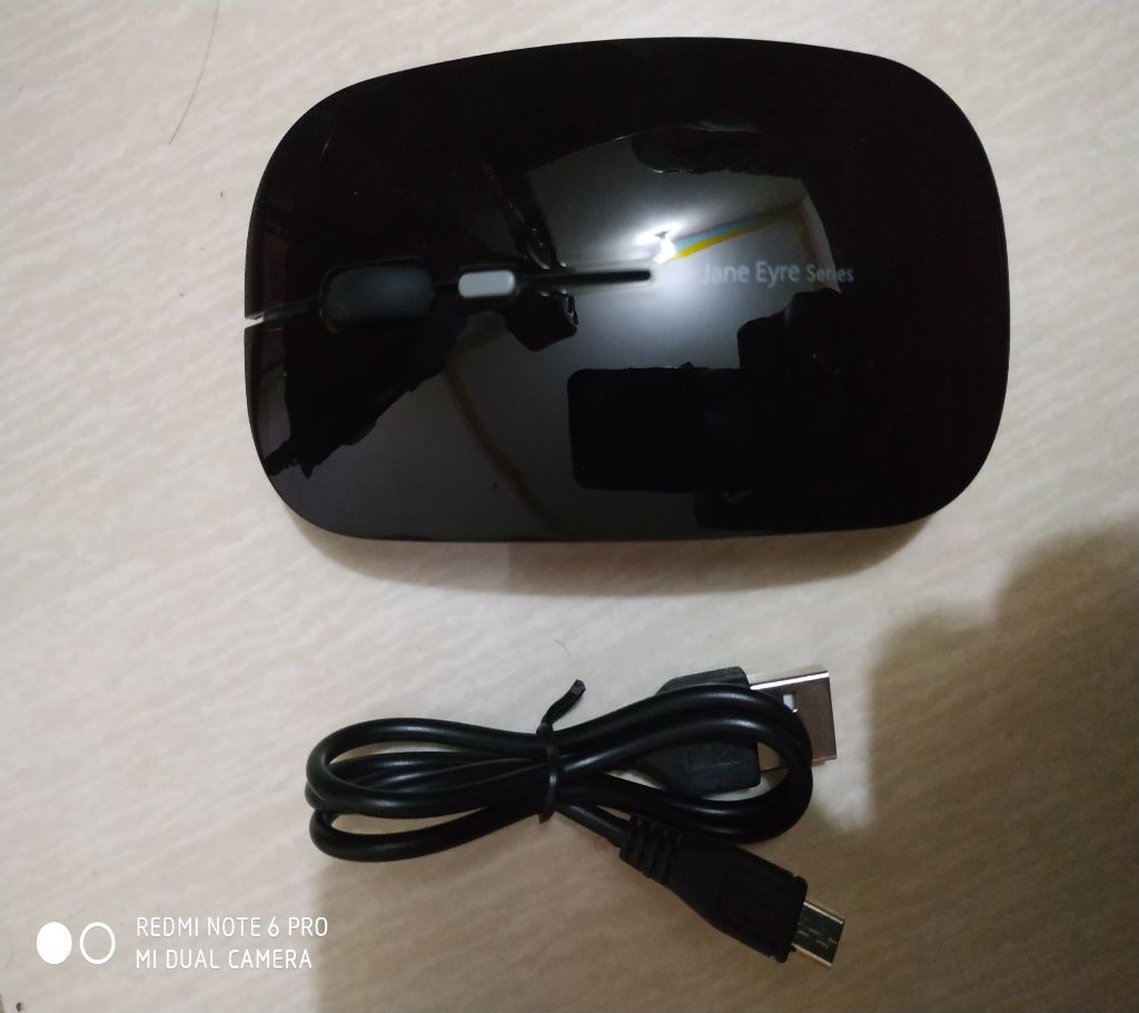 Rechargeable wireless mouse