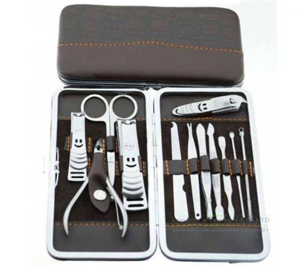 6 IN 1 manicure set and kit 