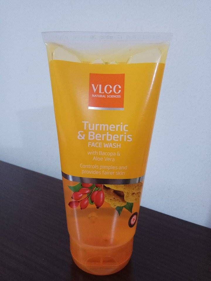 VLCC Turmeric and Berry Face Wash