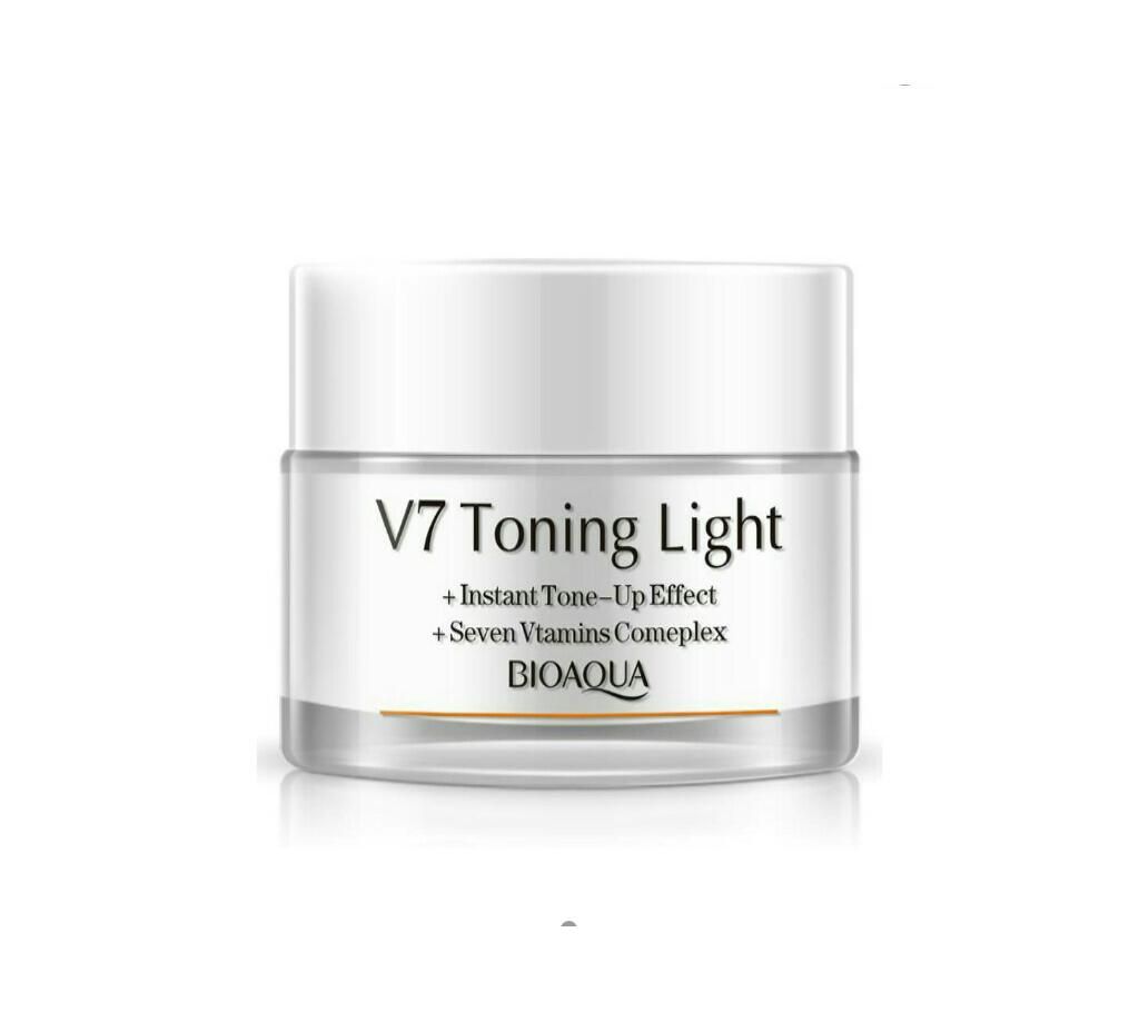 V7 CREAM