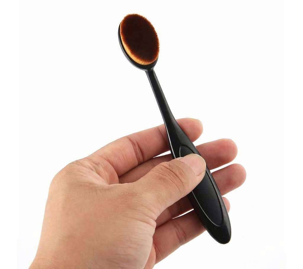 Oval shaped foundation brush-1 Pc 