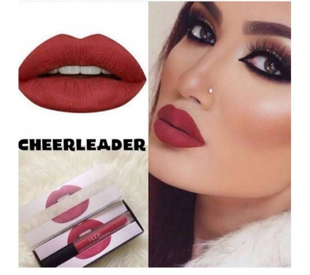 HUDA BEAUTY CHEERLEADER liquid matte lipstick