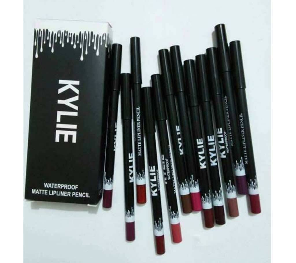 Kylie Waterproof matte lipliner pencil
