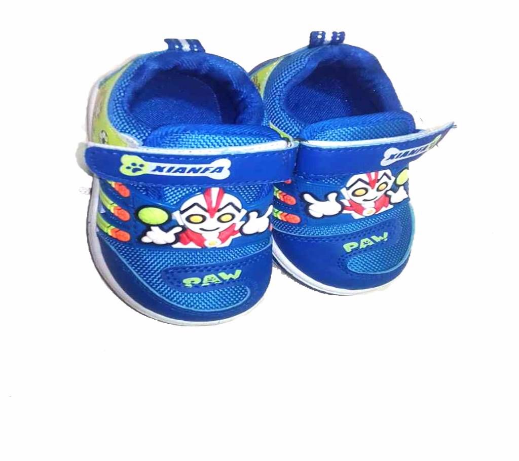 Children lighting shoes