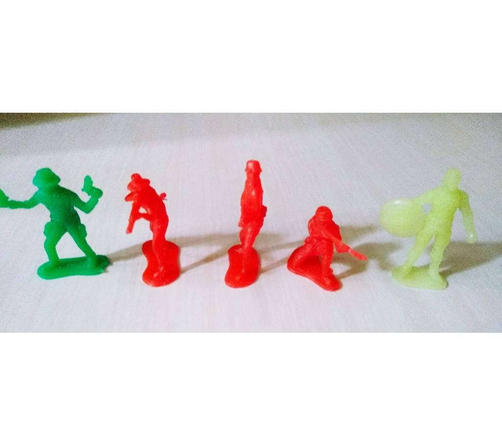 5 pieces army set for play and enjoy.