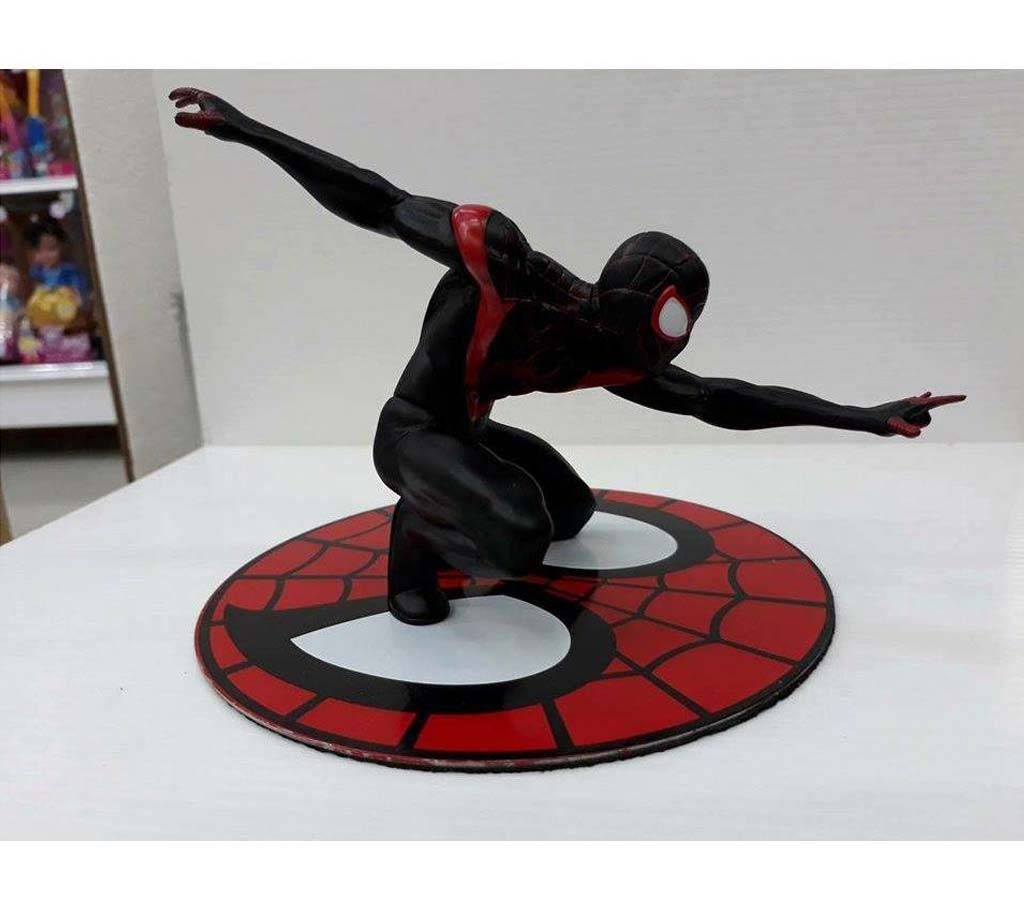 Spiderman Statue